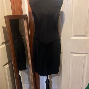 Elegant Black Strapless Sheath Dress for Cocktail Events
